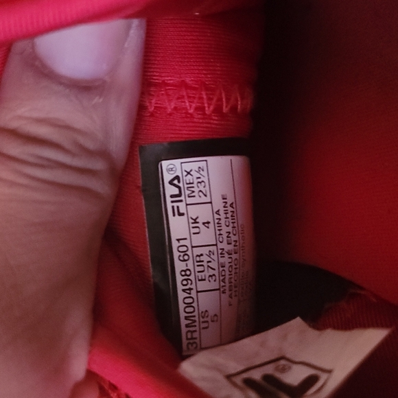 BUNDLE SALE 3 FOR $$5 BOYS SNEAKERS - Picture 5 of 8